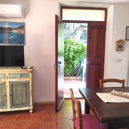 Casa Goletta Soggiorno Per 4 A 2 Minuti Dalla Spiaggia Iunq0334 Cala Gonone Eksteriør billede
